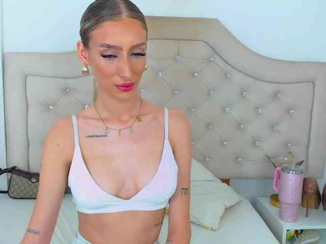 NatalieFlirt webcam