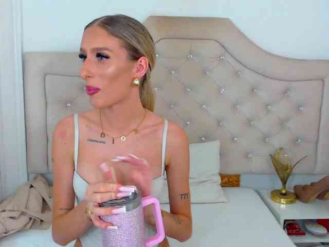 NatalieFlirt webcam