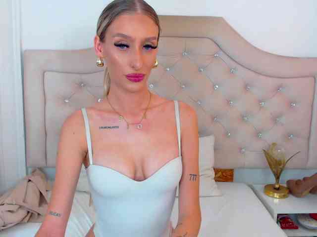 NatalieFlirt webcam