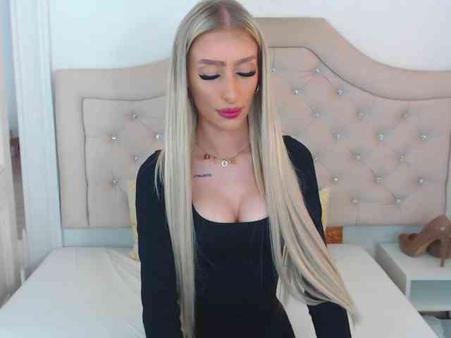 NatalieFlirt webcam