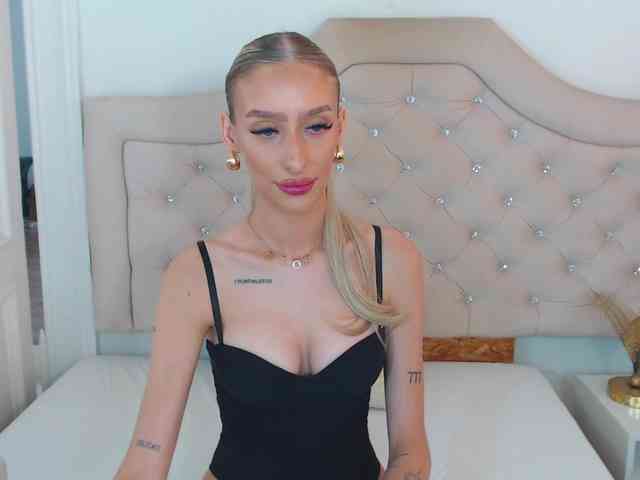 NatalieFlirt webcam