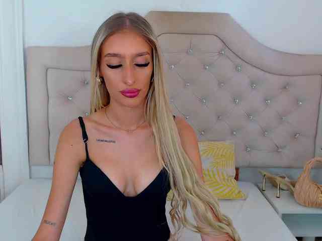 NatalieFlirt webcam