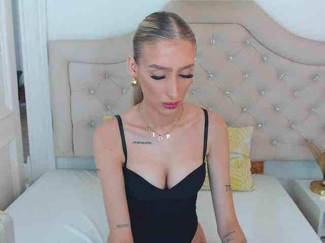 NatalieFlirt webcam