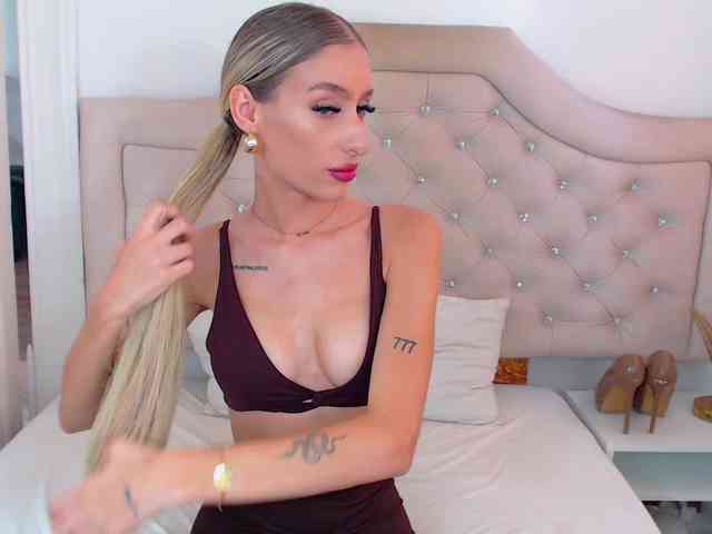 NatalieFlirt webcam