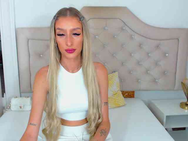 NatalieFlirt webcam