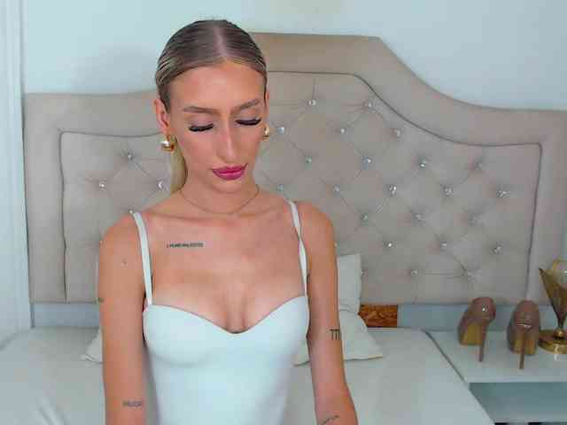 NatalieFlirt webcam