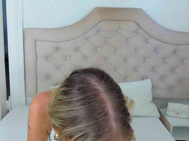 NatalieFlirt webcam
