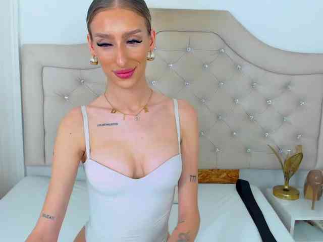 NatalieFlirt webcam