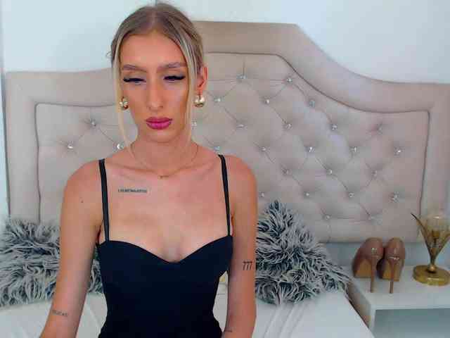 NatalieFlirt webcam