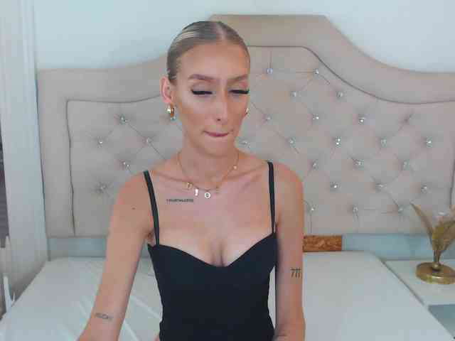 NatalieFlirt webcam