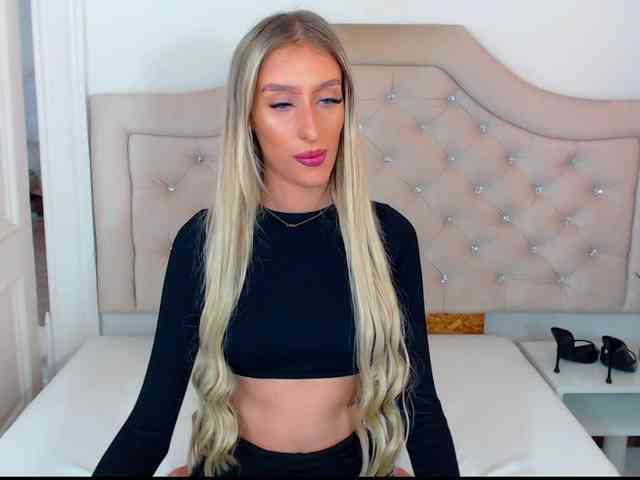 NatalieFlirt webcam