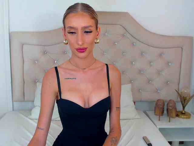 NatalieFlirt webcam