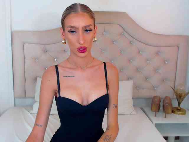NatalieFlirt webcam