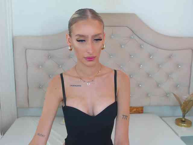 NatalieFlirt webcam