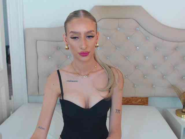 NatalieFlirt webcam