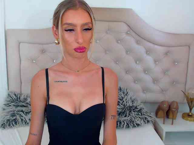 NatalieFlirt webcam