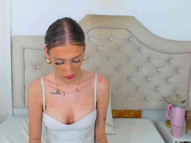 NatalieFlirt webcam