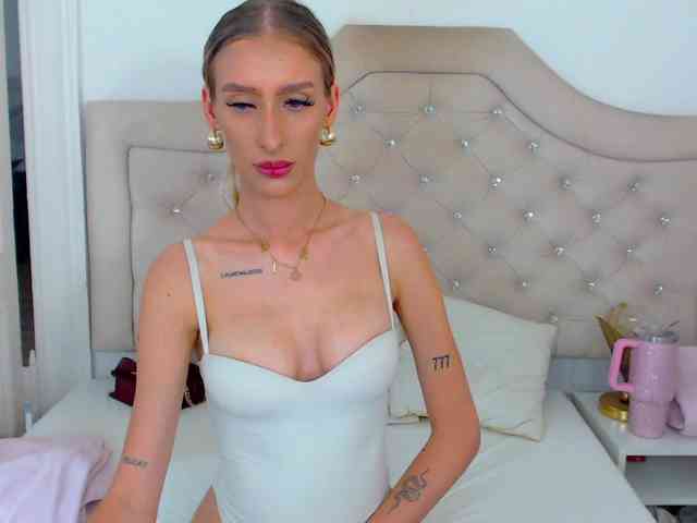 NatalieFlirt webcam