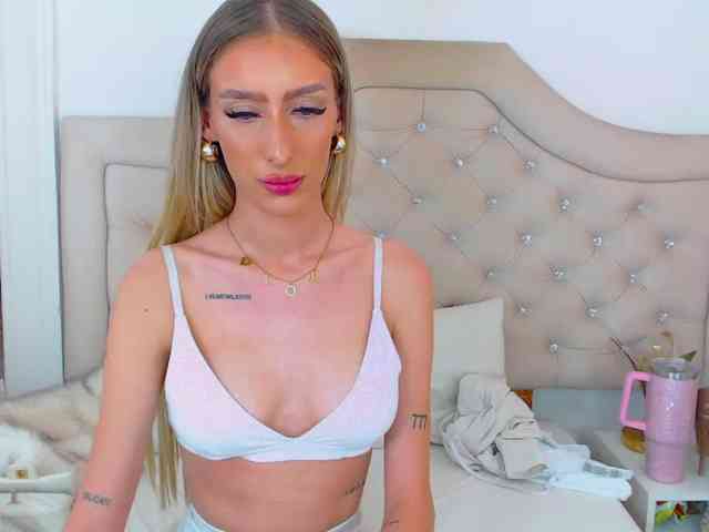 NatalieFlirt webcam