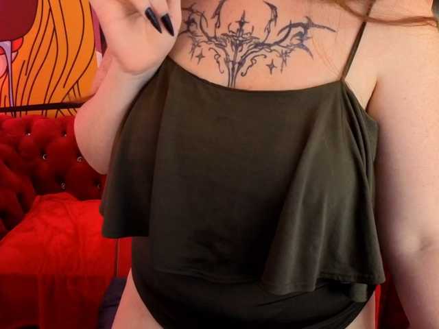 RosieMoons, en directo ahora en BongaCams