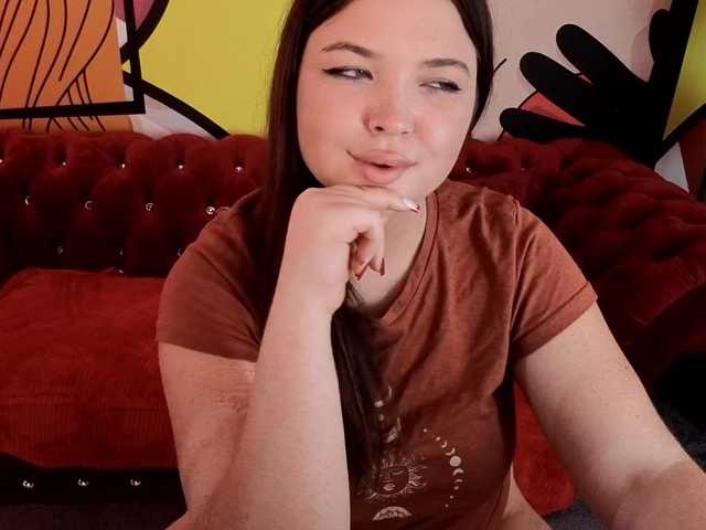le modèle StarryDoll est en webcam porno dans un show sur le site bongacams, il possède les tags suivants: White/Caucasian,Brunette,Shaved