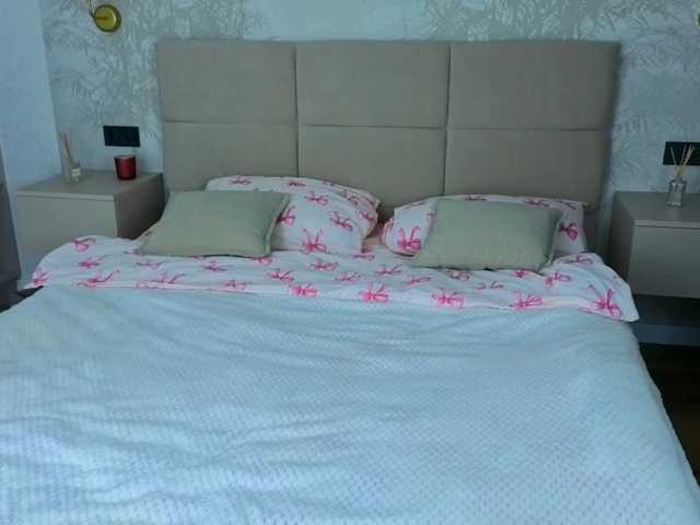 SnowWhiteee live cam preview