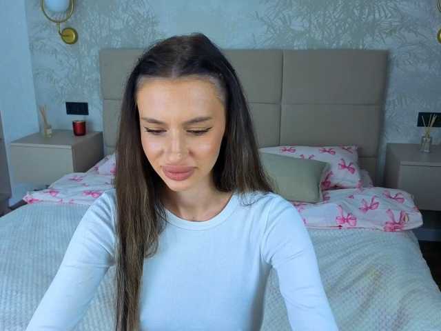 SnowWhiteee, en vivo ahora en BongaCams