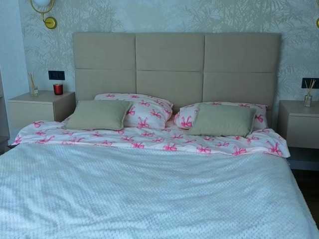 SnowWhiteee live cam preview