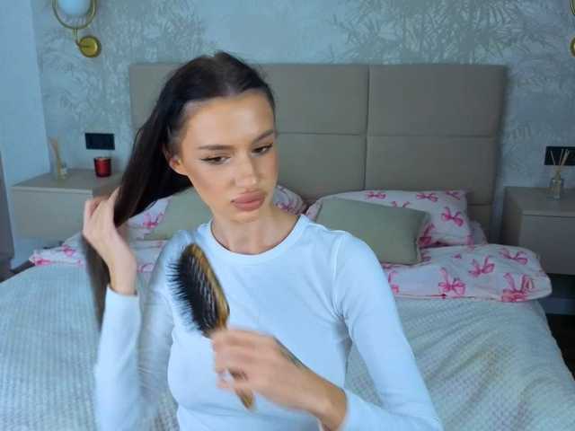 SnowWhiteee, en vivo ahora en BongaCams