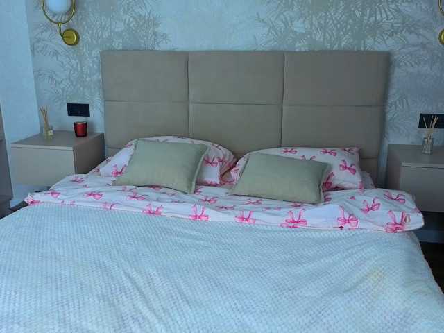 SnowWhiteee live cam preview