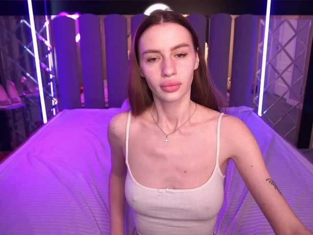 SnowWhiteee live cam