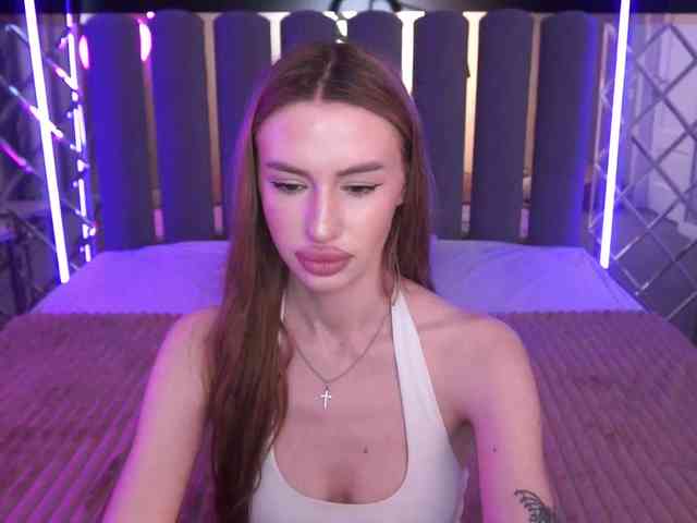 SnowWhiteee webcam