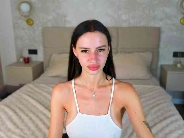 SnowWhiteee webcam