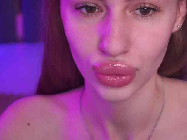 SnowWhiteee webcam