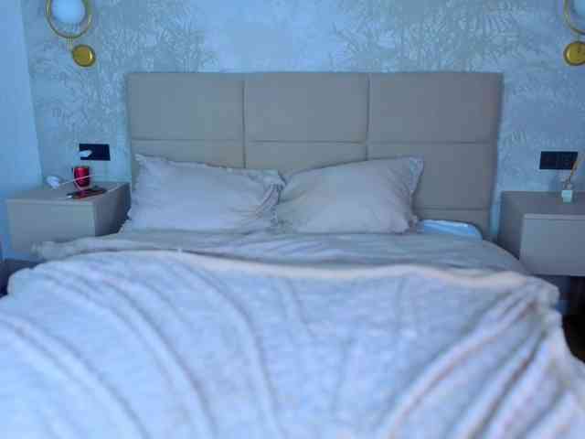SnowWhiteee webcam