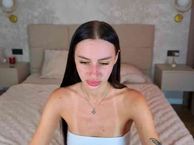 SnowWhiteee webcam