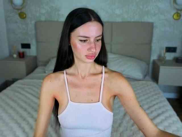SnowWhiteee webcam