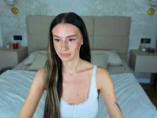 SnowWhiteee webcam