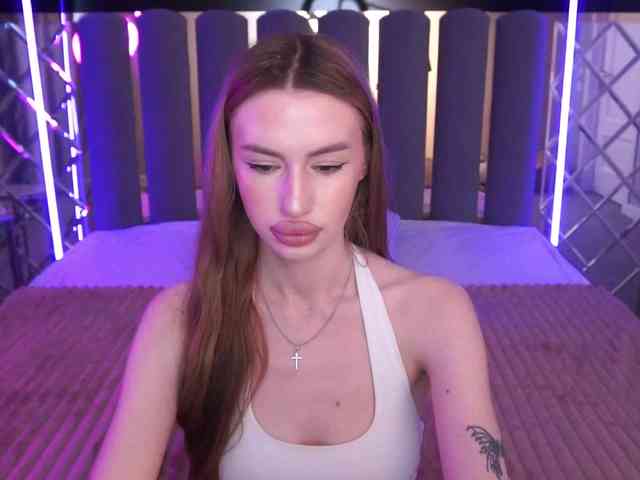 SnowWhiteee webcam