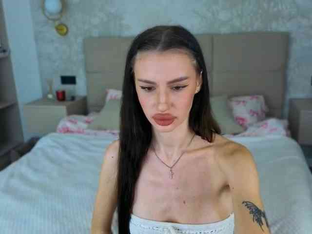 SnowWhiteee's webcam live show