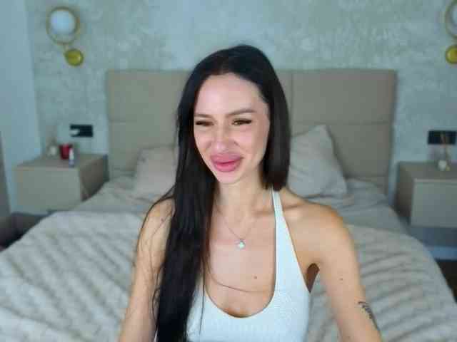 SnowWhiteee webcam