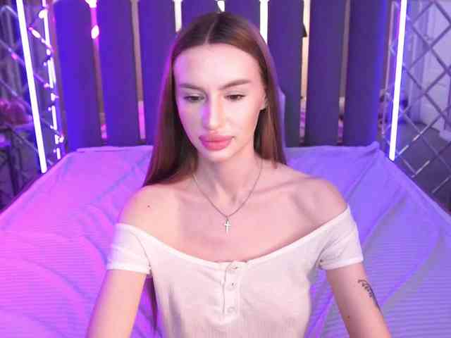 SnowWhiteee webcam