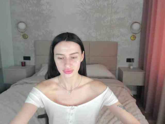SnowWhiteee webcam