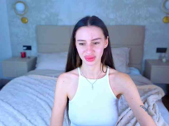 SnowWhiteee webcam