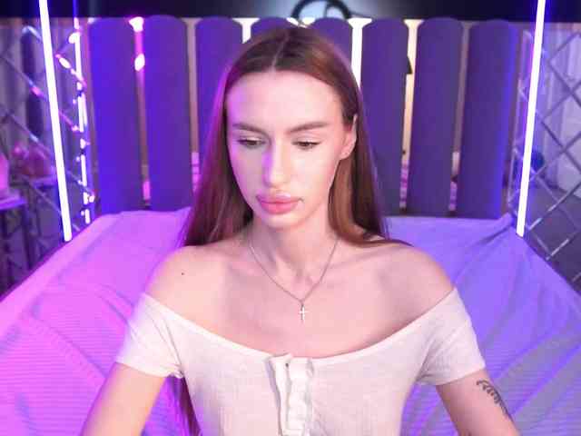 SnowWhiteee webcam