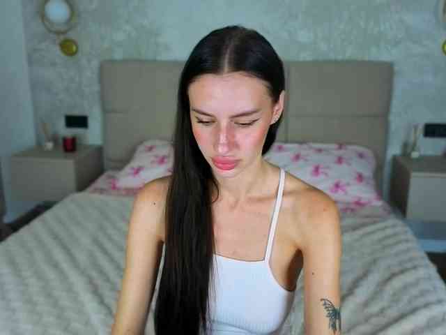 SnowWhiteee webcam