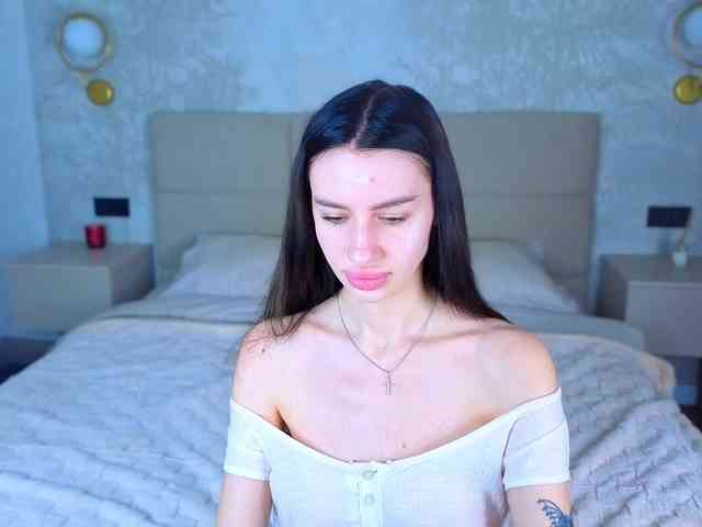 SnowWhiteee webcam