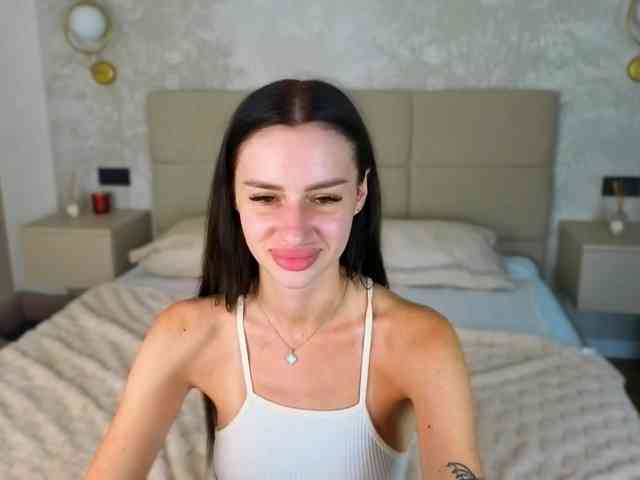 SnowWhiteee webcam
