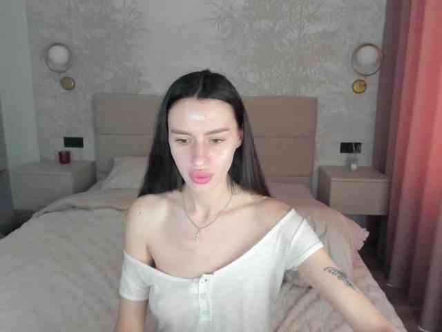 SnowWhiteee SnowWhiteee