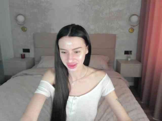 SnowWhiteee webcam
